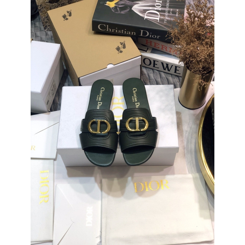 ch**an D*or slippers